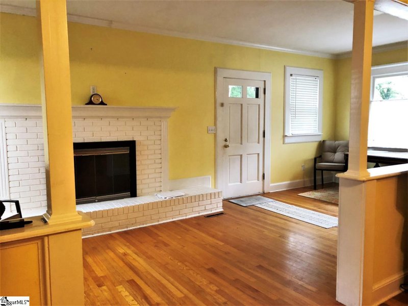 Property image 4 at 405 S C Street, Easley, SC 29640