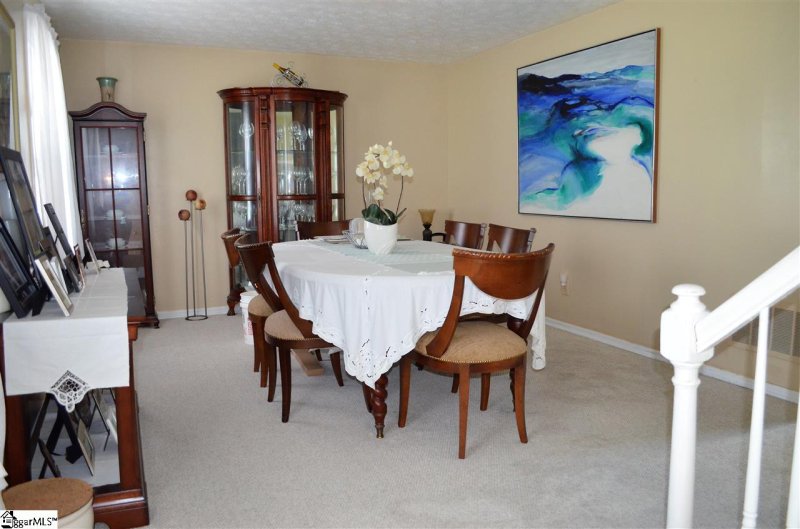 Property image 2 at 2 Briarstone Court, Mauldin, SC 29662