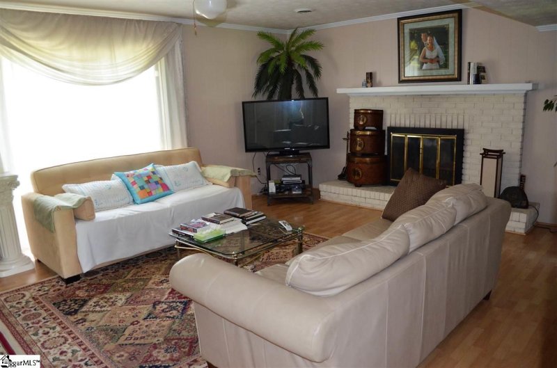 Property image 4 at 2 Briarstone Court, Mauldin, SC 29662