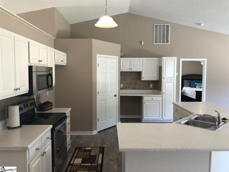 Property image 3 at 511 crescentwood Court, Taylors, SC 29687