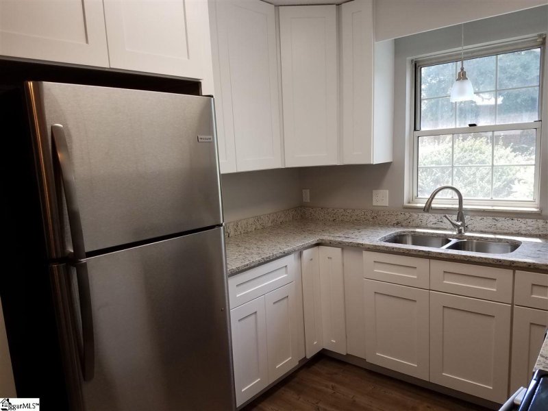 Property image 3 at 119 Shady Tree Drive, Taylors, SC 29687