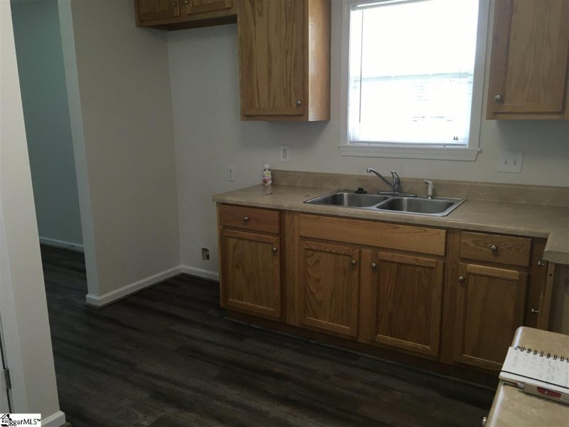Property image 3 at 410 Hammett St Extension, Greenville, SC 29609