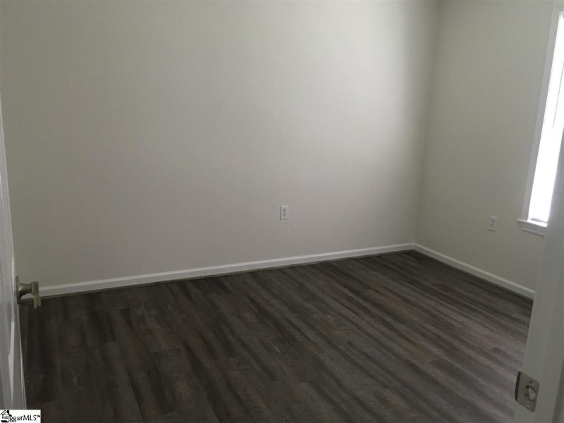 Property image 5 at 410 Hammett St Extension, Greenville, SC 29609