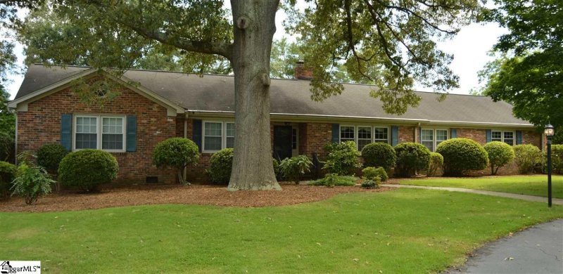 Property image 2 at 104 Sweetbriar Road, Greenville, SC 29615