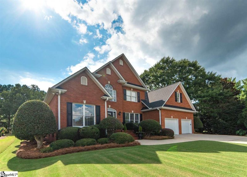 Property image 3 at 2 Steadman Way, Greer, SC 29650