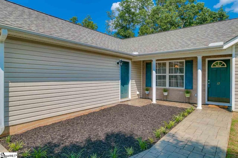 Property image 3 at 17 Falcon Ridge Way, Greer, SC 29650