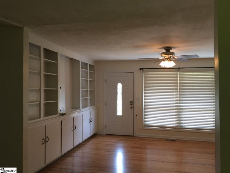 Property image 2 at 205 Looneybrook Drive, Fountain Inn, SC 29644