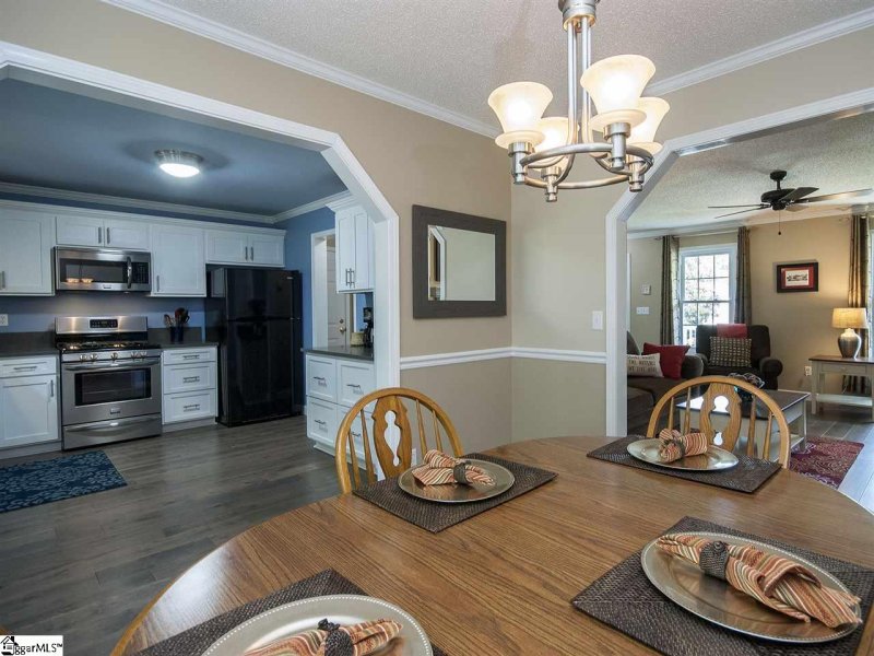 Property image 3 at 6 Richden Court, Taylors, SC 29687