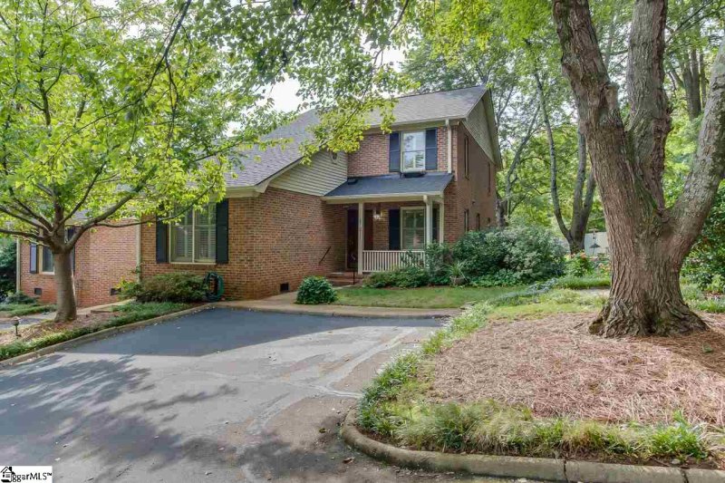 Property image 2 at 211 McDaniel Greene, Greenville, SC 29601
