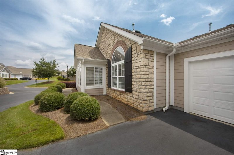 Property image 2 at 76 Fudora Circle, Simpsonville, SC 29681