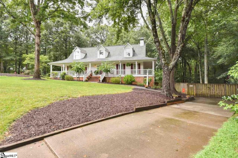 Property image 2 at 5 Oak Brook Way, Taylors, SC 29687