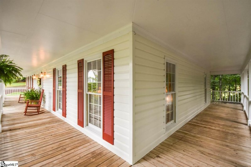 Property image 4 at 5 Oak Brook Way, Taylors, SC 29687