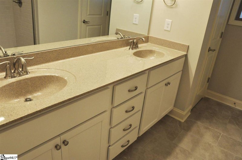 Property image 4 at 15 Sweetspire Lane, Simpsonville, SC 29681