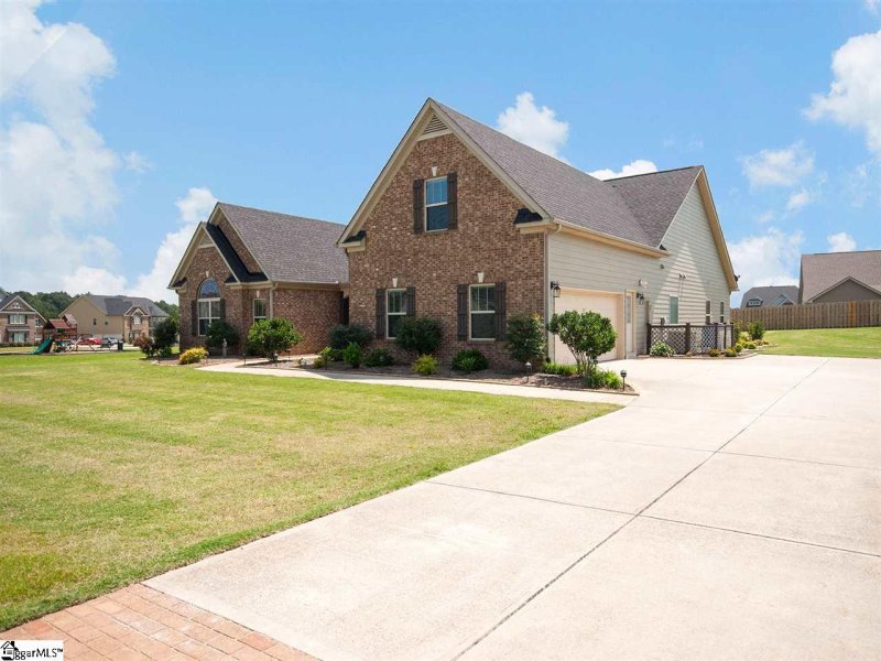 Property image 2 at 101 Red Bluff Road, Simpsonville, SC 29681