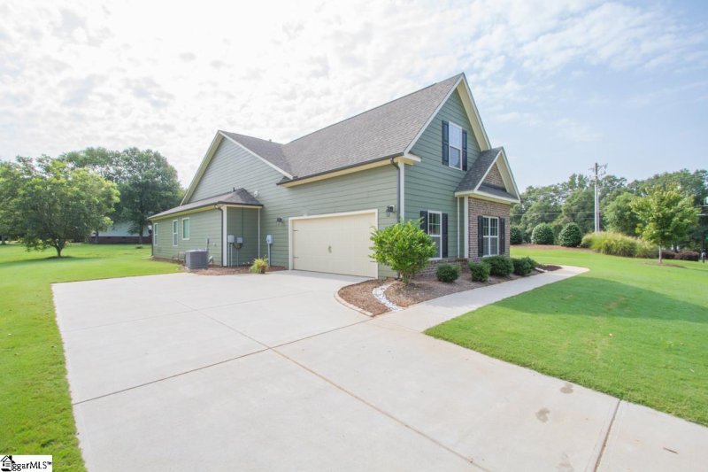 Property image 2 at 1000 Hillcrest Court, Anderson, SC 29621