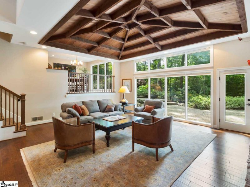 Property image 4 at 6 Oakway Circle, Greenville, SC 29615