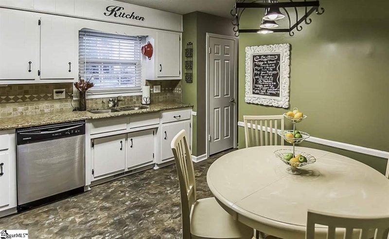 Property image 3 at 109 Village Court, Greer, SC 29651-1248