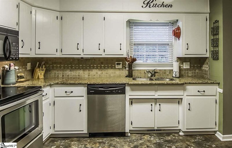 Property image 4 at 109 Village Court, Greer, SC 29651-1248