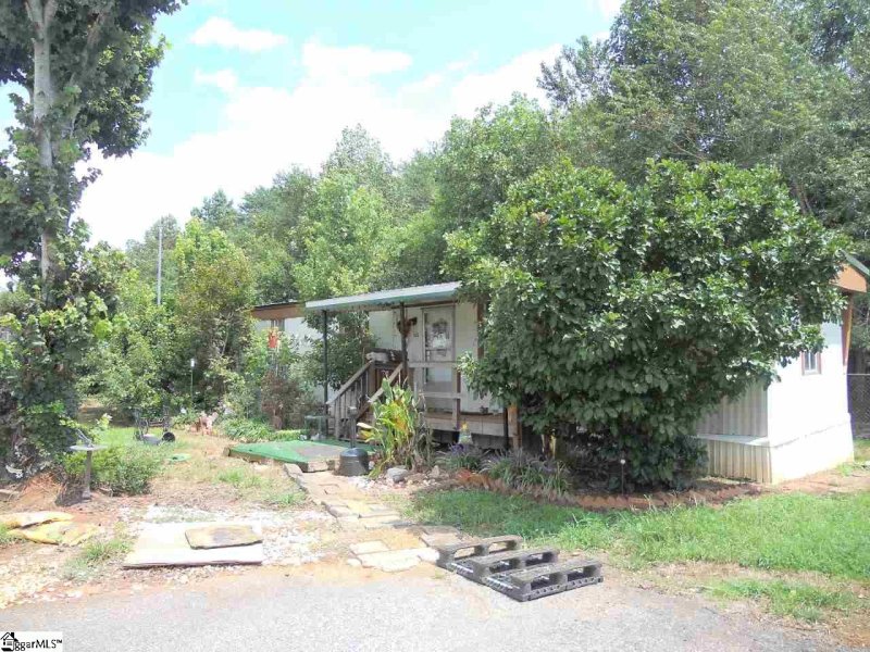 Property image 2 at 105 Mansion Circle, Piedmont, SC 29673