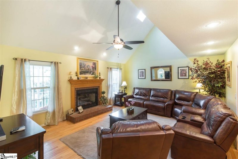 Property image 3 at 171 Silvery Lane, Liberty, SC 29657