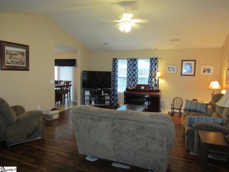 Property image 5 at 114 Templewood Court, Williamston, SC 29697