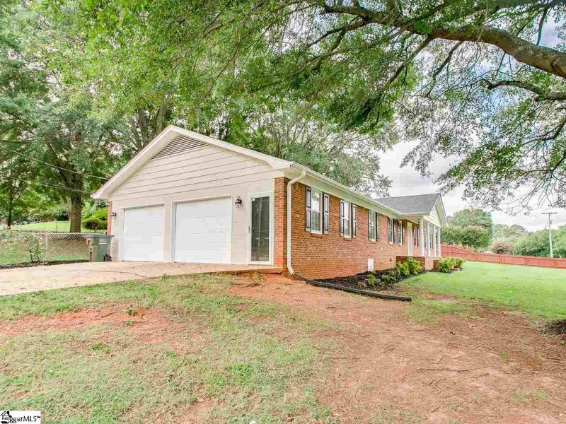 Property image 2 at 100 Montclair Road, Greer, SC 29651