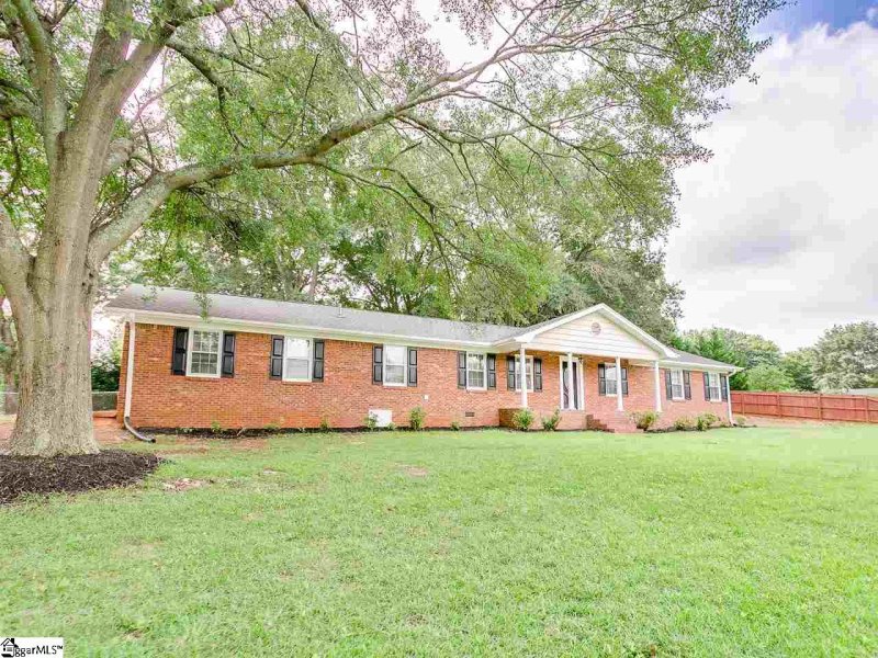 Property image 3 at 100 Montclair Road, Greer, SC 29651