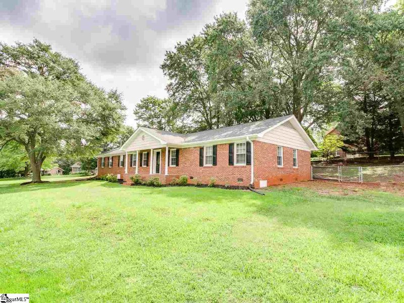 Property image 4 at 100 Montclair Road, Greer, SC 29651