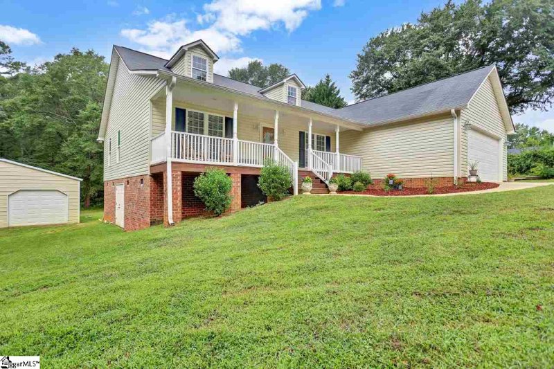 Property image 2 at 311 Willow Drive, Piedmont, SC 29673