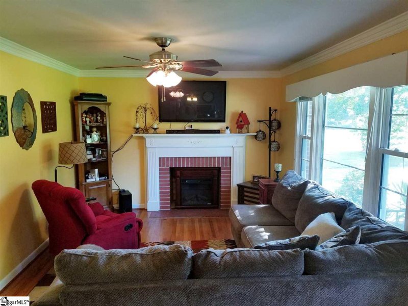 Property image 4 at 107 Buddy Avenue, Greer, SC 29651