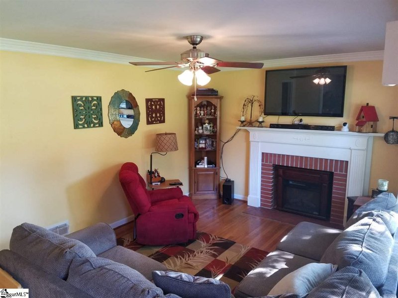 Property image 5 at 107 Buddy Avenue, Greer, SC 29651