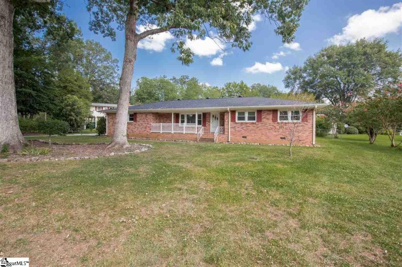 Property image 2 at 105 Woodbury Circle, Taylors, SC 29687