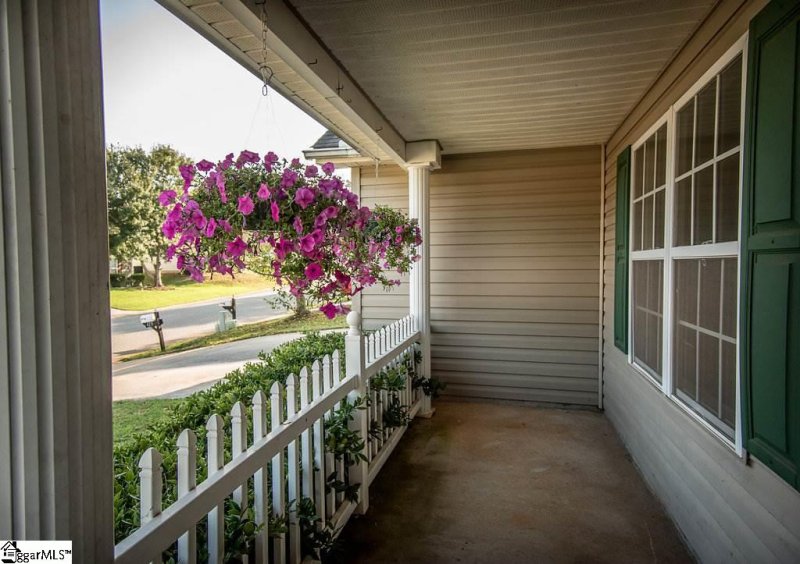 Property image 2 at 423 Pleasant Green Drive, Inman, SC 29349