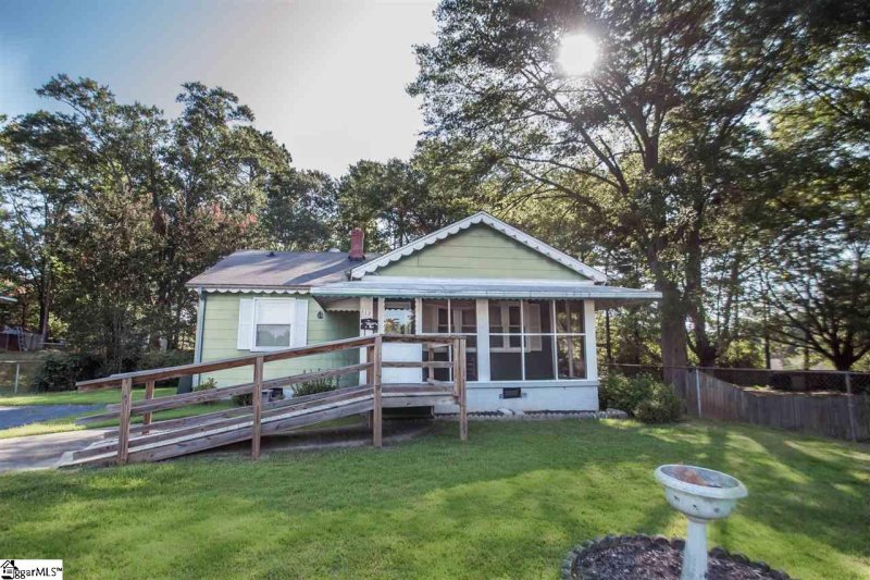 Property image 2 at 117 Roper Street, Easley, SC 29640