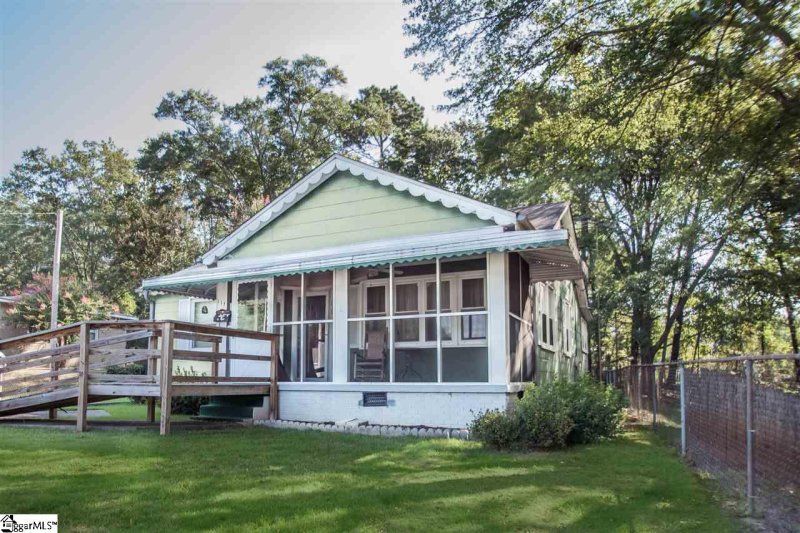 Property image 3 at 117 Roper Street, Easley, SC 29640