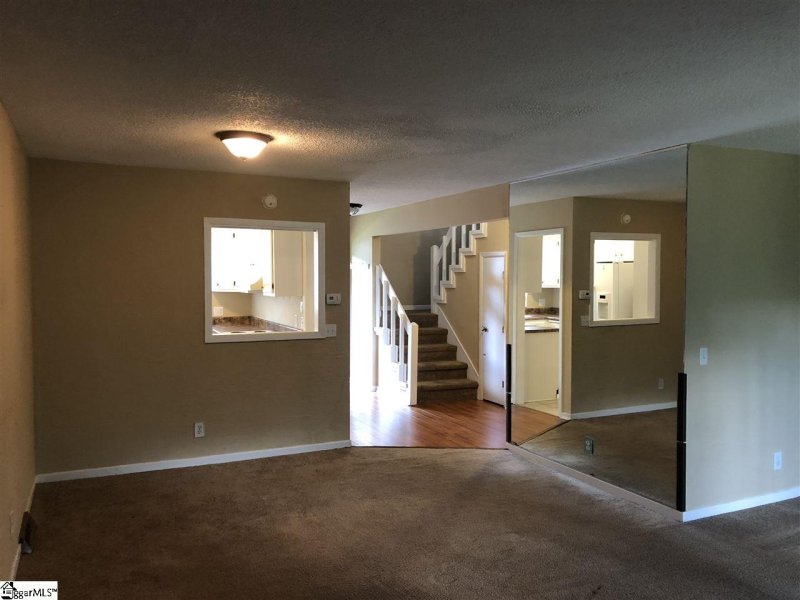 Property image 3 at 7 Creekside Way, Greenville, SC 29609