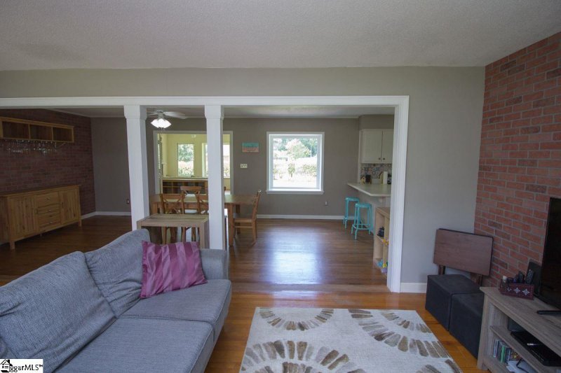 Property image 2 at 231 Pelham Court, Spartanburg, SC 29301