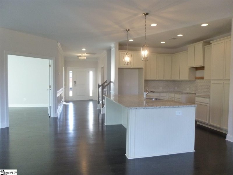 Property image 3 at 124 Broadleigh Court, Boiling Springs, SC 29316