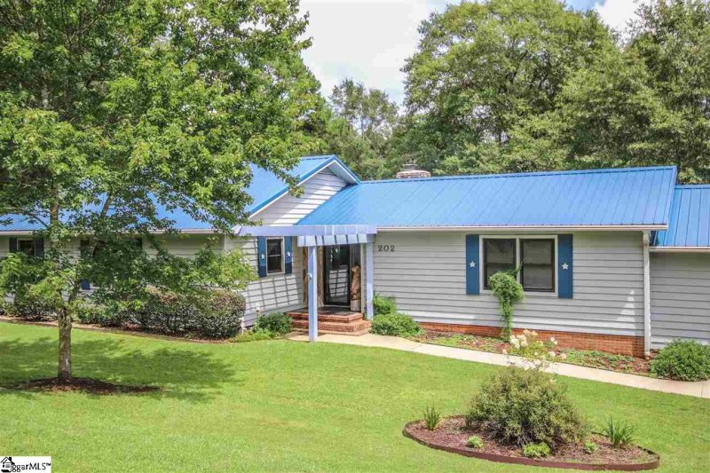 Property image 3 at 202 TAR Boulevard, Greenville, SC 29605