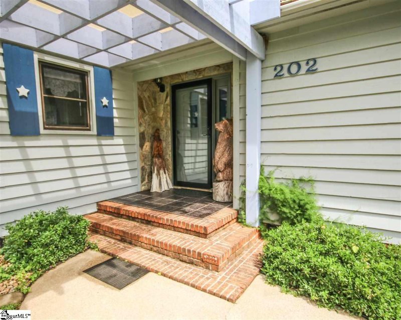 Property image 4 at 202 TAR Boulevard, Greenville, SC 29605