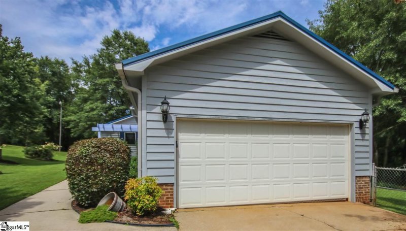 Property image 5 at 202 TAR Boulevard, Greenville, SC 29605