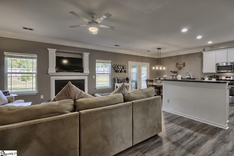 Property image 5 at 320 Engelmann Lane, Simpsonville, SC 29680