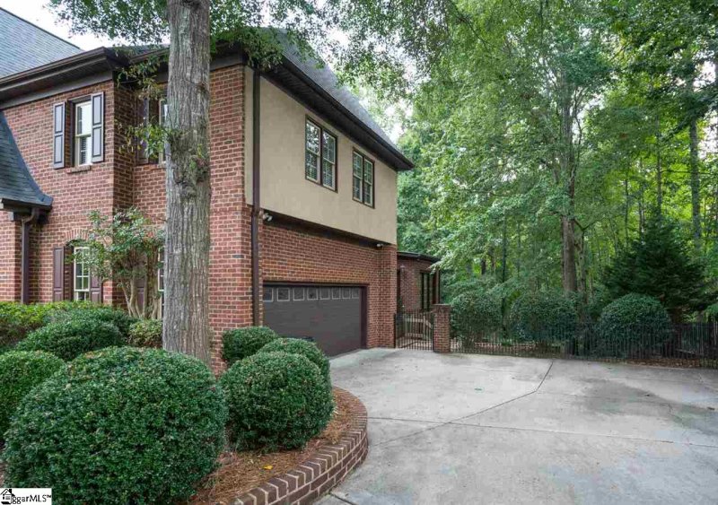 Property image 2 at 11 Knightsbridge Drive, Simpsonville, SC 29681