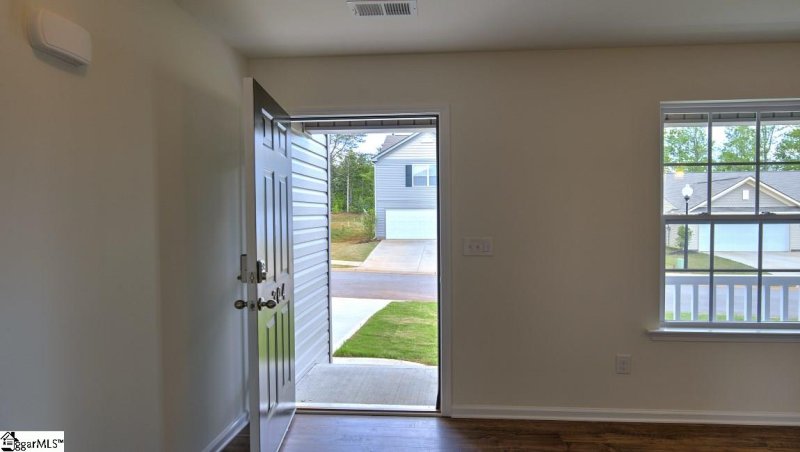 Property image 2 at 204 Willow Grove Way, Piedmont, SC 29673