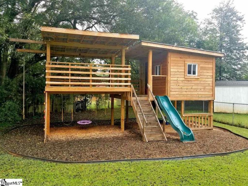 Property image 3 at 106 Julian Court, Easley, SC 29642-1417