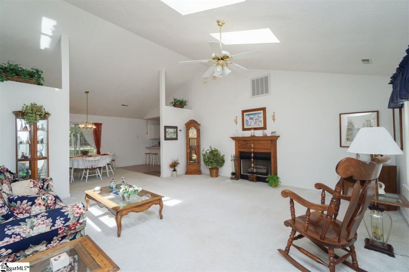 Property image 4 at 27 Duer Way, Greer, SC 29651