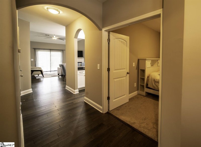 Property image 4 at 105 Creekland Way, Taylors, SC 29687