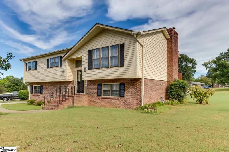 Property image 2 at 100 Whitestone Avenue, Mauldin, SC 29662