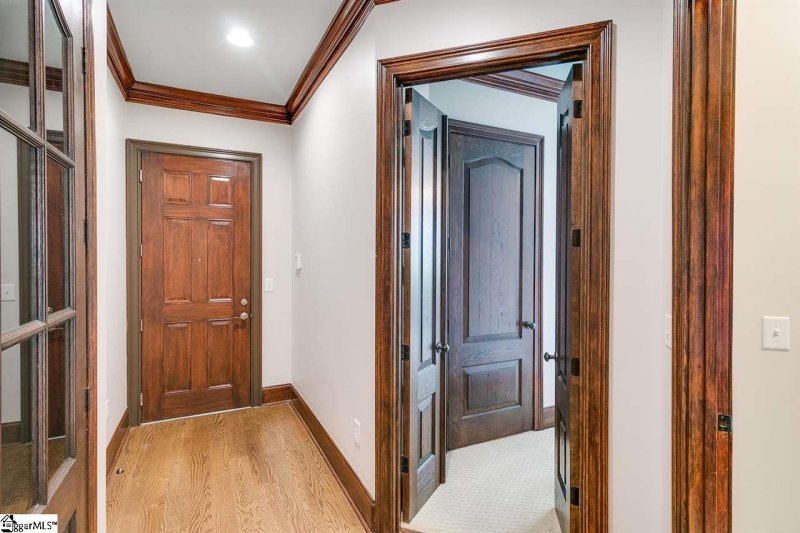 Property image 3 at 172 Ridgeland Drive, Greenville, SC 29601