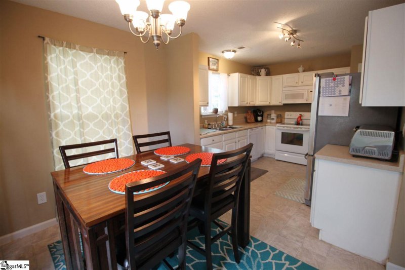 Property image 4 at 8 Squirrel Hollow Court, Greer, SC 29651